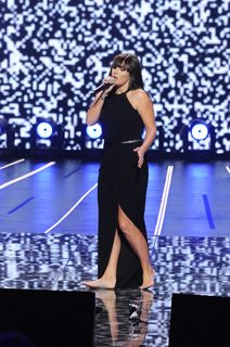 Ewa Farna feet photo thumbnail