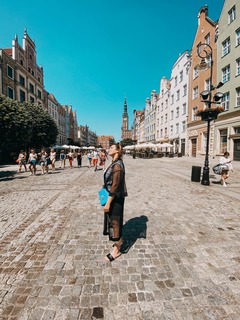 Ewa Farna feet photo thumbnail