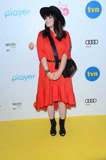 Ewa Farna feet photo thumbnail