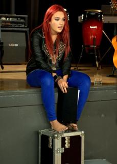 Ewa Farna feet photo thumbnail
