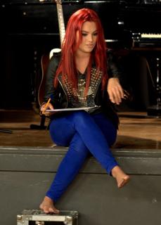 Ewa Farna feet photo thumbnail