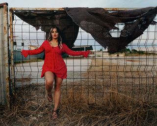 Ewa Farna feet photo thumbnail