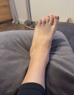 Ewelina Lisowska feet photo 1