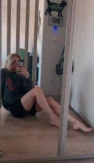 Eylül Adigüzel feet photo 11
