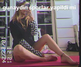 Eylül Adigüzel feet photo 16