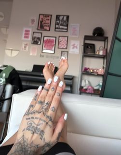 Eylül Adigüzel feet photo 7