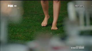 Ezgi Asaroglu feet photo 7