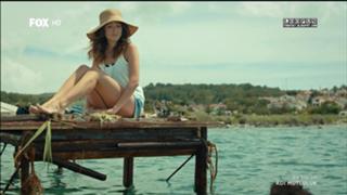 Ezgi Eyüboglu feet photo thumbnail