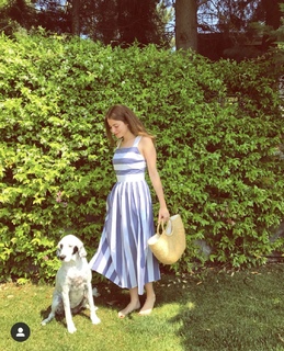 Ezgi Eyüboglu feet photo thumbnail