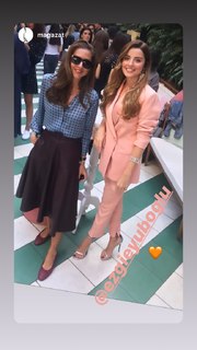 Ezgi Eyüboglu feet photo thumbnail