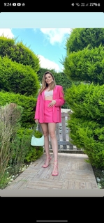 Ezgi Eyüboglu feet photo thumbnail