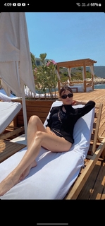 Ezgi Eyüboglu feet photo thumbnail