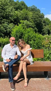 Ezgi Eyüboglu feet photo thumbnail