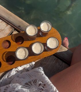 Ezgi Eyüboglu feet photo thumbnail