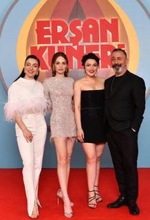 Ezgi Mola feet photo 14
