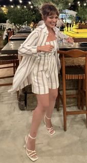 Ezgi Mola feet photo 2