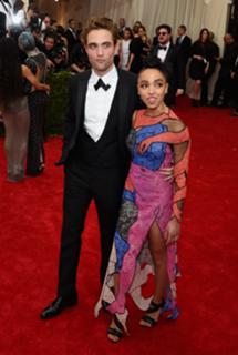 FKA twigs feet photo thumbnail