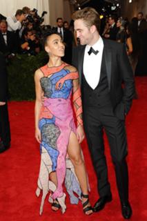 FKA twigs feet photo thumbnail