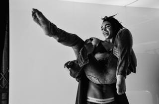 FKA twigs feet photo thumbnail