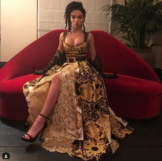 FKA twigs feet photo thumbnail