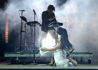 FKA twigs feet photo thumbnail