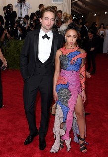 FKA twigs feet photo thumbnail