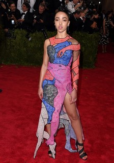 FKA twigs feet photo thumbnail