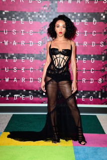 FKA twigs feet photo thumbnail