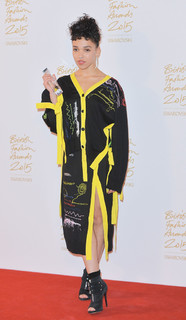 FKA twigs feet photo thumbnail