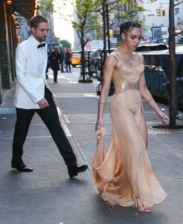 FKA twigs feet photo thumbnail