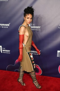 FKA twigs feet photo thumbnail