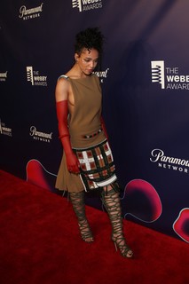 FKA twigs feet photo thumbnail