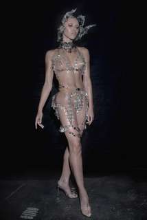 FKA twigs feet photo thumbnail