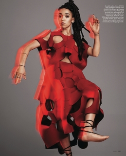 FKA twigs feet photo thumbnail