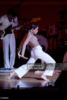 FKA twigs feet photo thumbnail