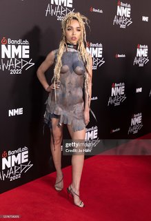 FKA twigs feet photo thumbnail