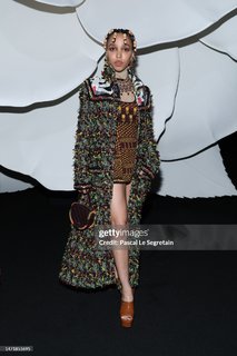 FKA twigs feet photo thumbnail