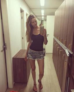 Fabiana Semprebom feet photo 2