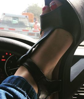 Fabiola Martinez feet photo 2