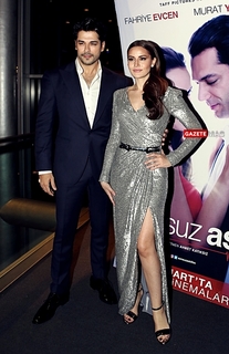 Fahriye Evcen Özçivit feet photo thumbnail