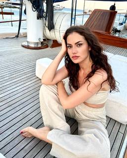Fahriye Evcen Özçivit feet photo thumbnail
