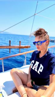 Fahriye Evcen Özçivit feet photo thumbnail