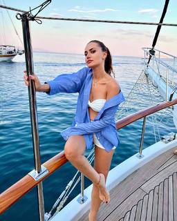 Fahriye Evcen Özçivit feet photo thumbnail