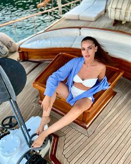 Fahriye Evcen Özçivit feet photo thumbnail