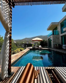 Fahriye Evcen Özçivit feet photo thumbnail