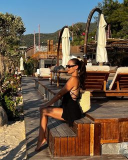 Fahriye Evcen Özçivit feet photo thumbnail