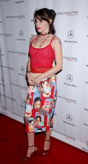 Fairuza Balk feet photo thumbnail