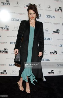 Fairuza Balk feet photo thumbnail