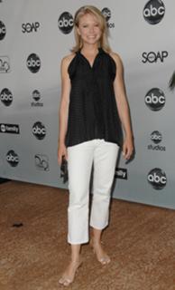 Faith Ford feet photo 3