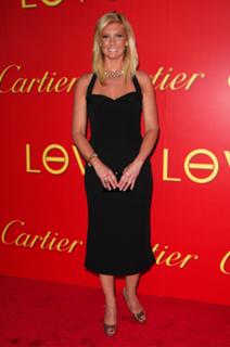 Faith Hill feet photo thumbnail